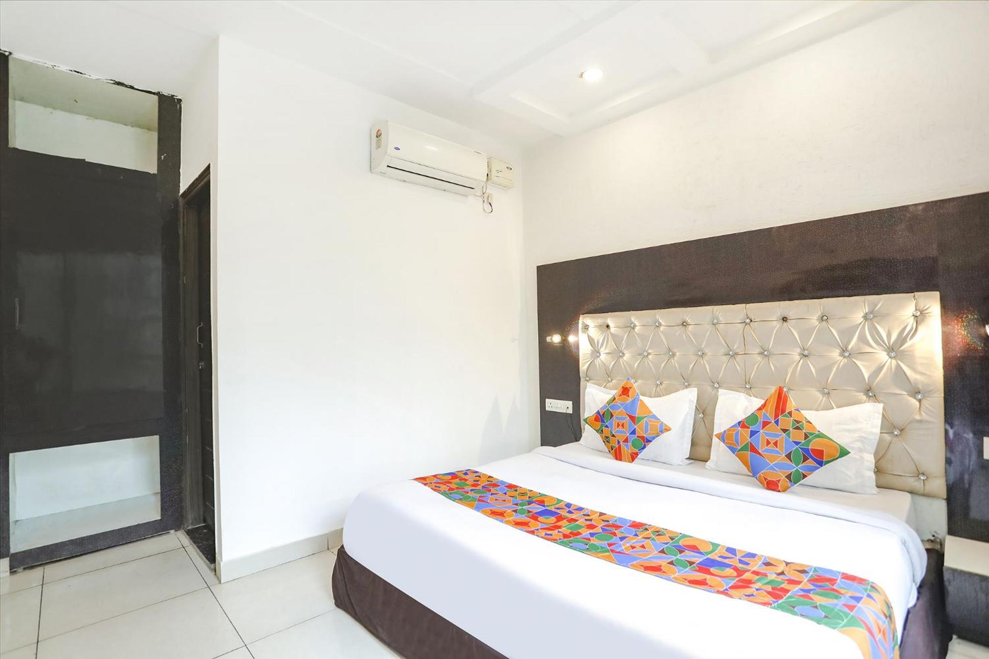 Fabhotel Madhuban Inn Risikés Kültér fotó