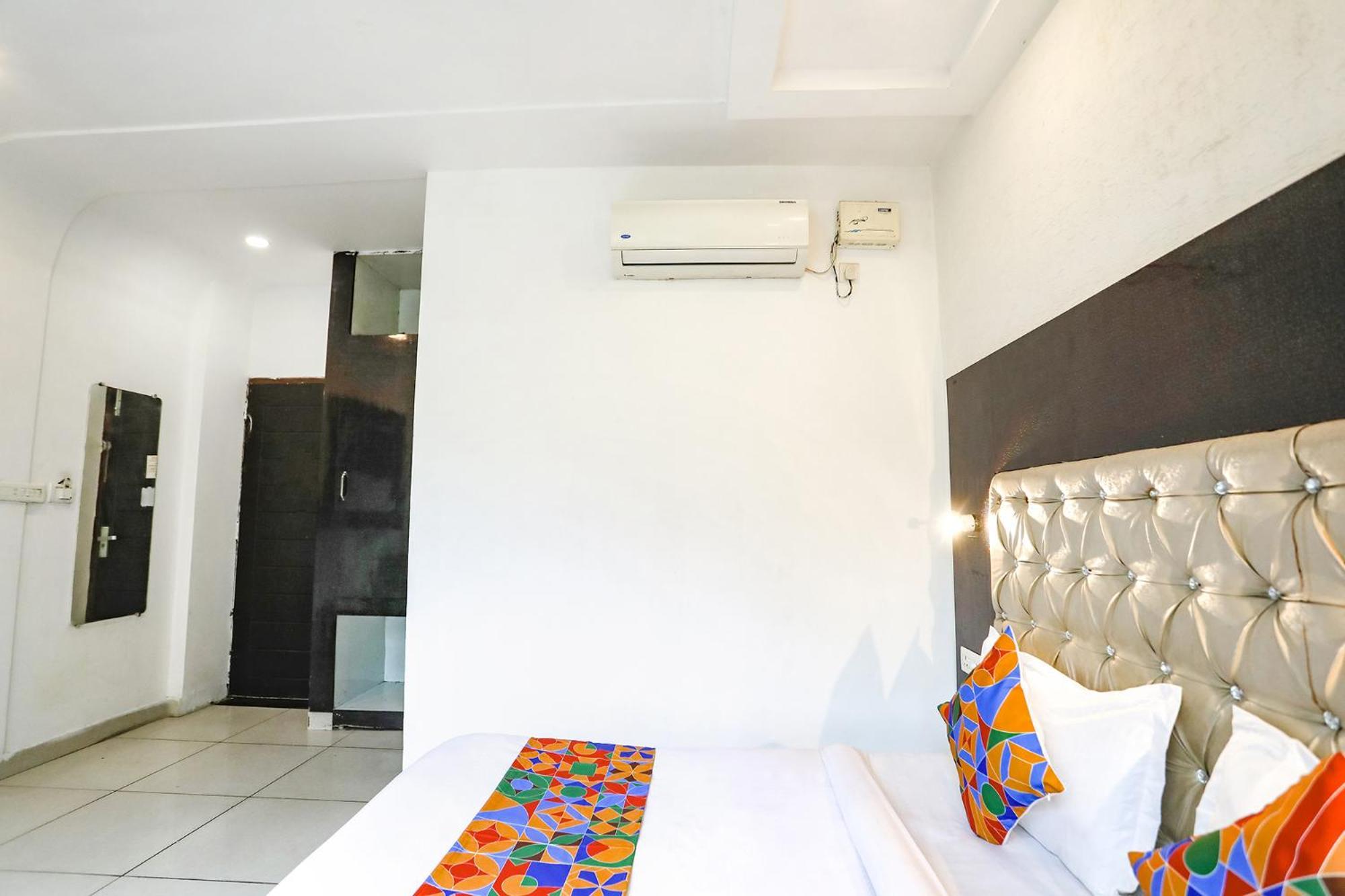 Fabhotel Madhuban Inn Risikés Kültér fotó