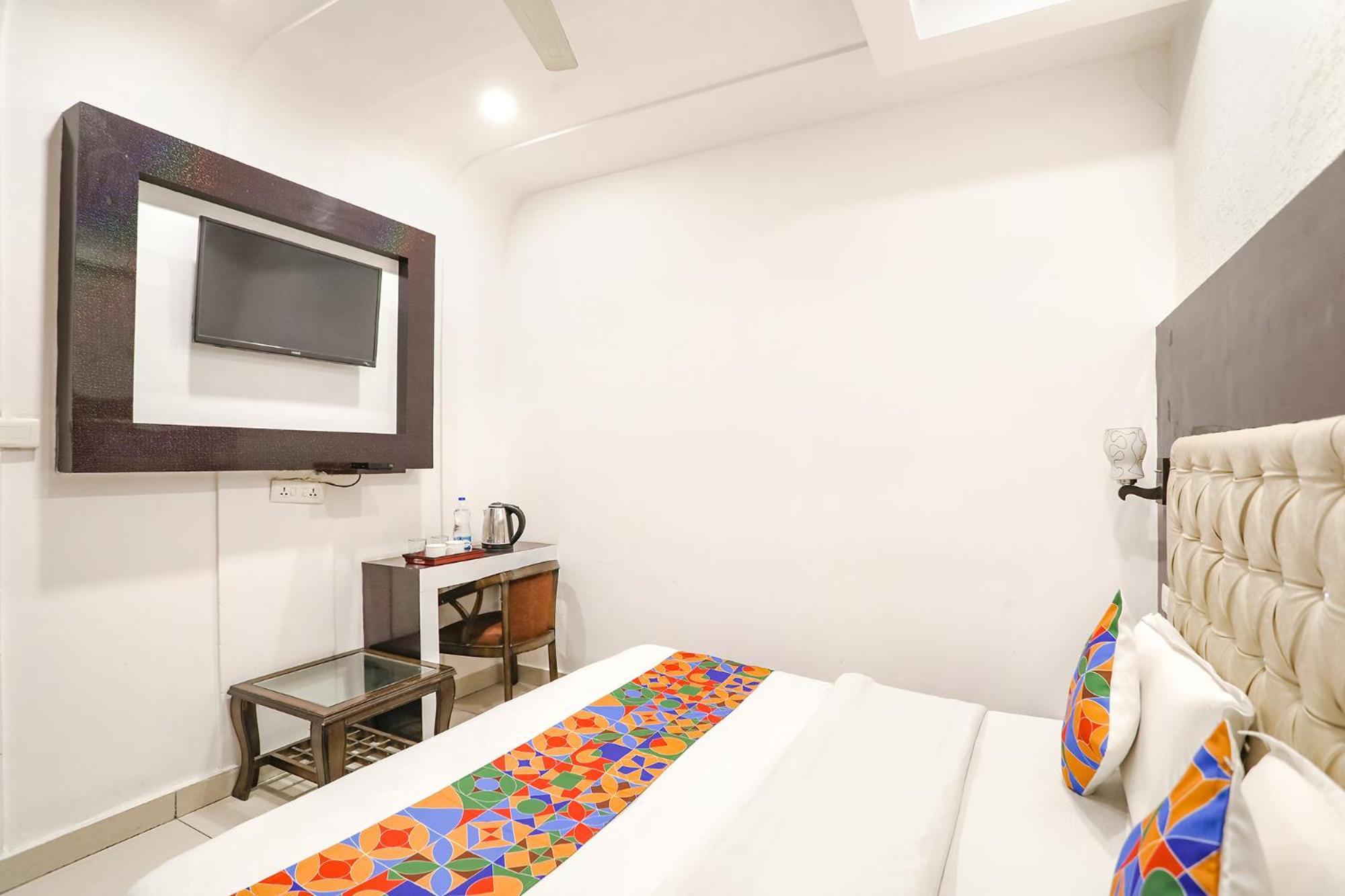 Fabhotel Madhuban Inn Risikés Kültér fotó