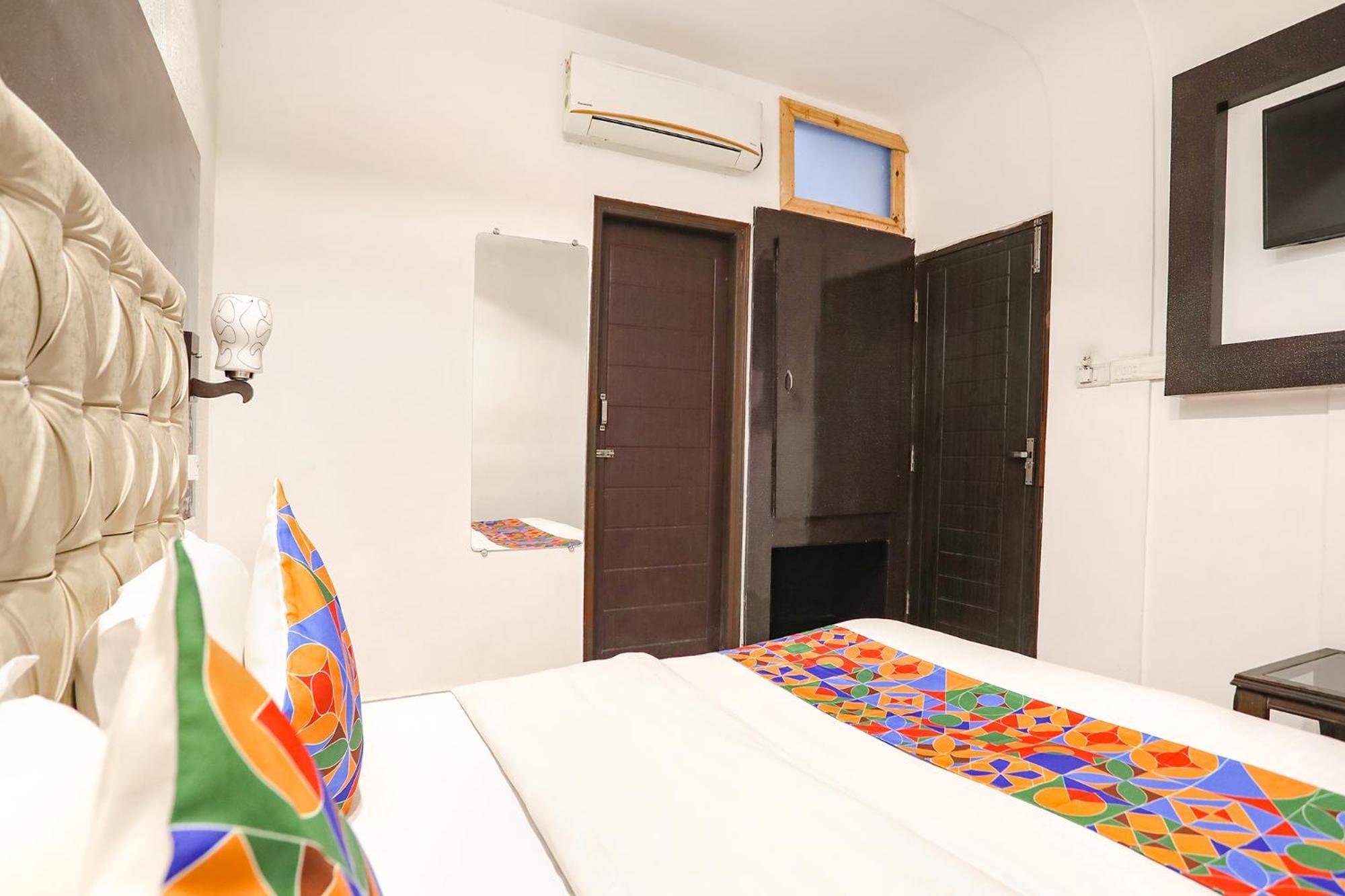 Fabhotel Madhuban Inn Risikés Kültér fotó