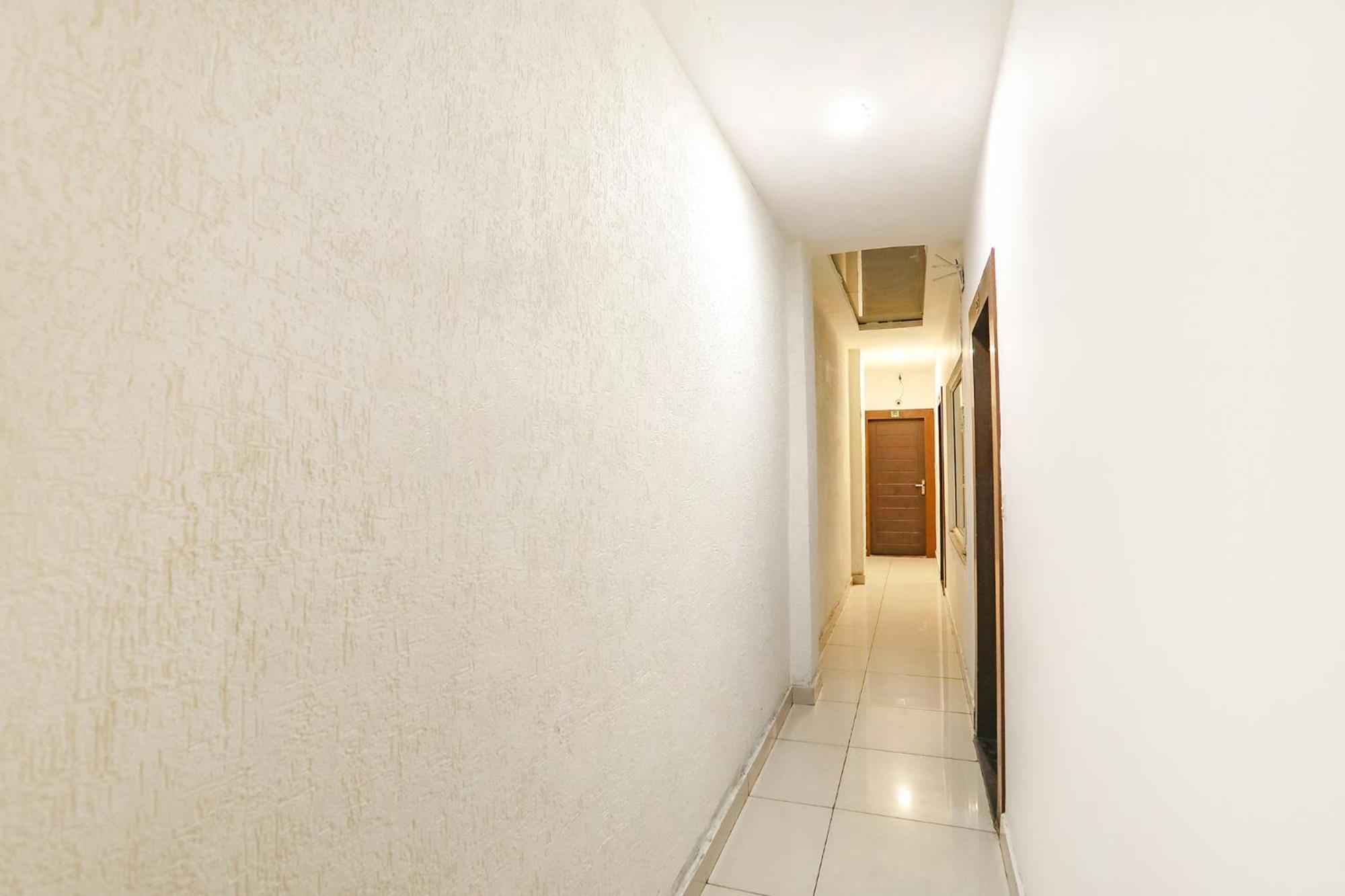 Fabhotel Madhuban Inn Risikés Kültér fotó